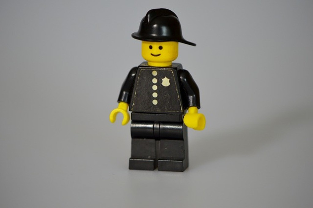 pupazzetto lego poliziotto