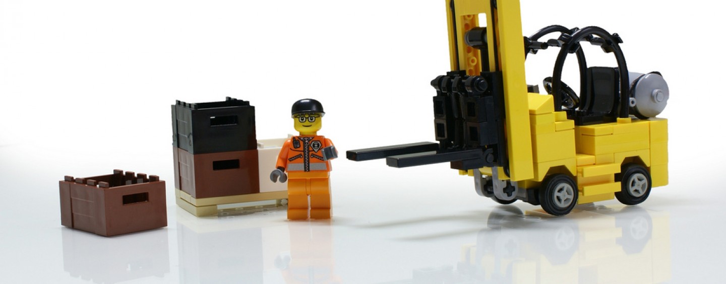 Corso gratuito di meccanica, logistica di magazzino con patentino carrello elevatore