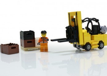 Corso gratuito di meccanica, logistica di magazzino con patentino carrello elevatore