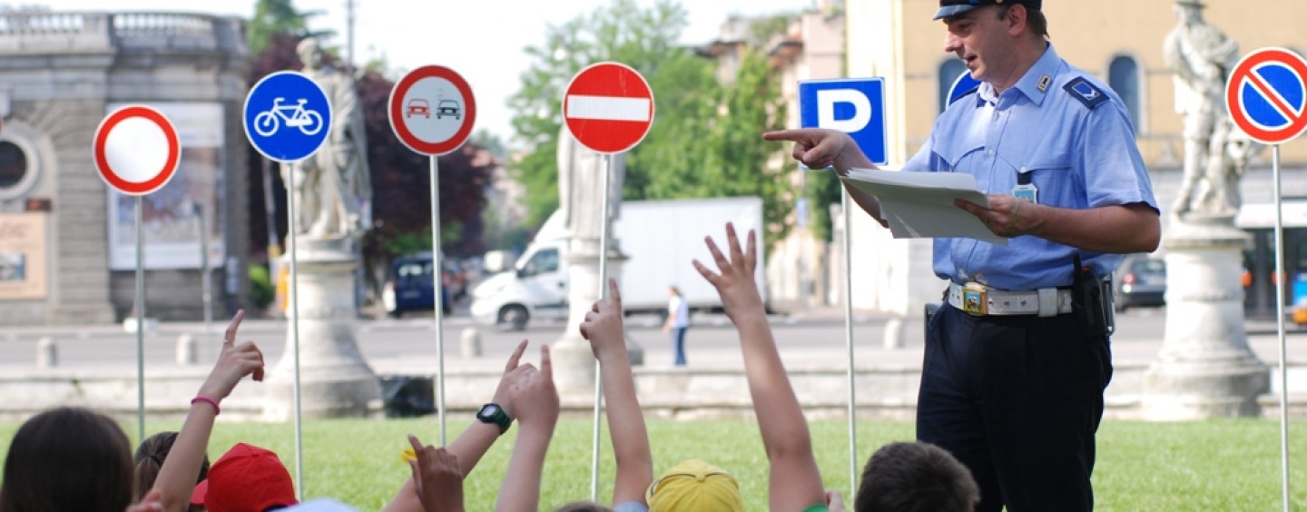 Agente di polizia locale: al servizio del territorio