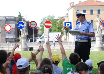 Agente di polizia locale: al servizio del territorio