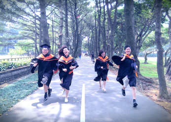 5 borse di studio per l’estero