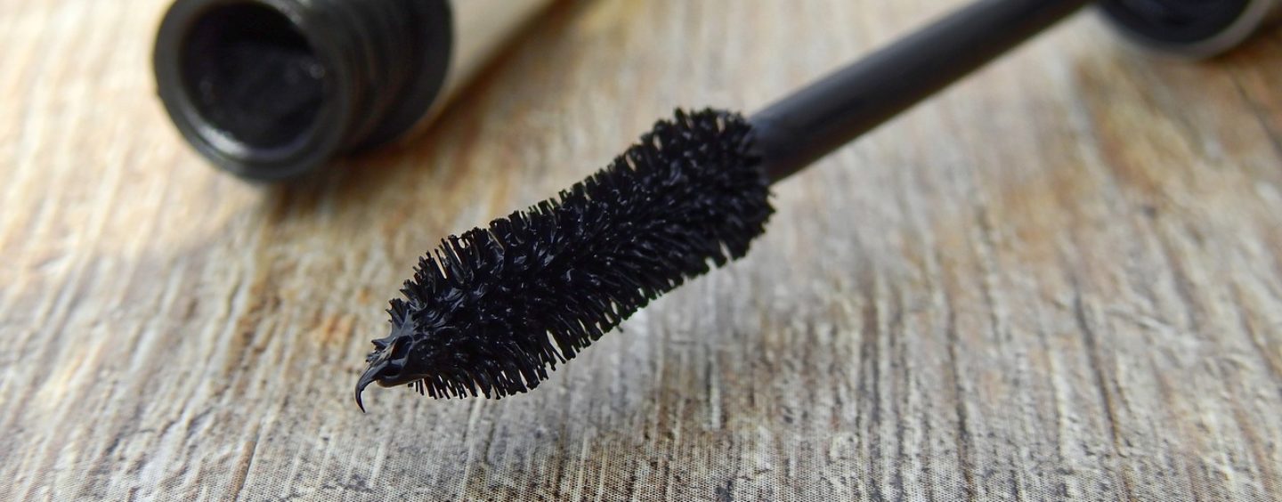 Addetta/o alla vendita per negozio di cosmetici