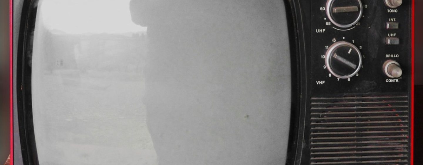 Un concorso per te, giovane autore di saggi e recensioni