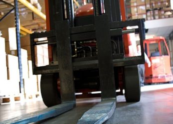 Corso gratuito per addetto al magazzino con guida muletto