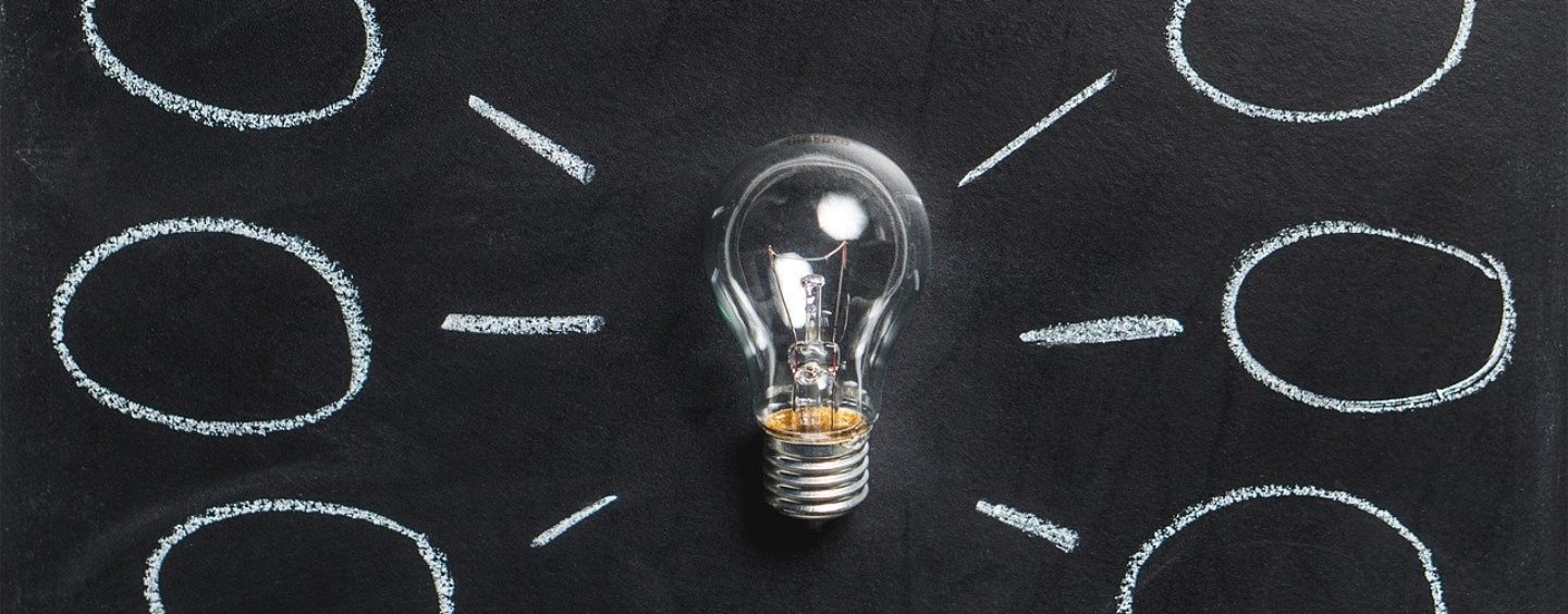 Realizza il logo per About Italia