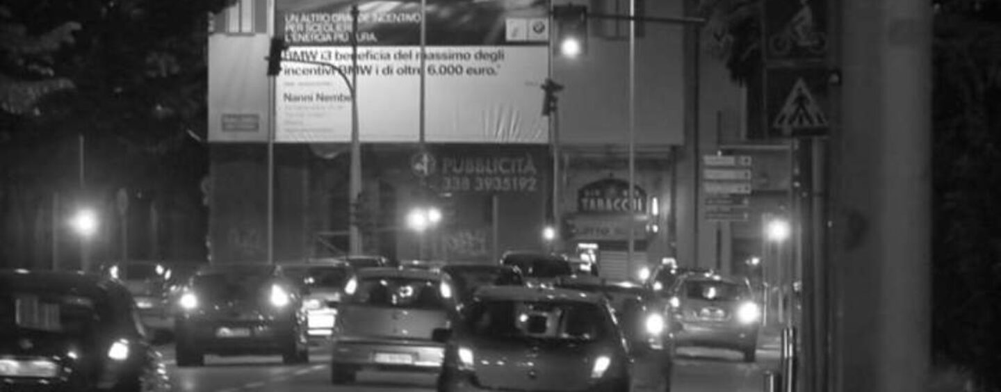 Osserva le strade e fotografa