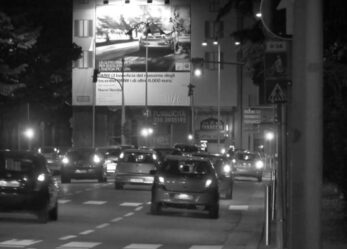 Osserva le strade e fotografa