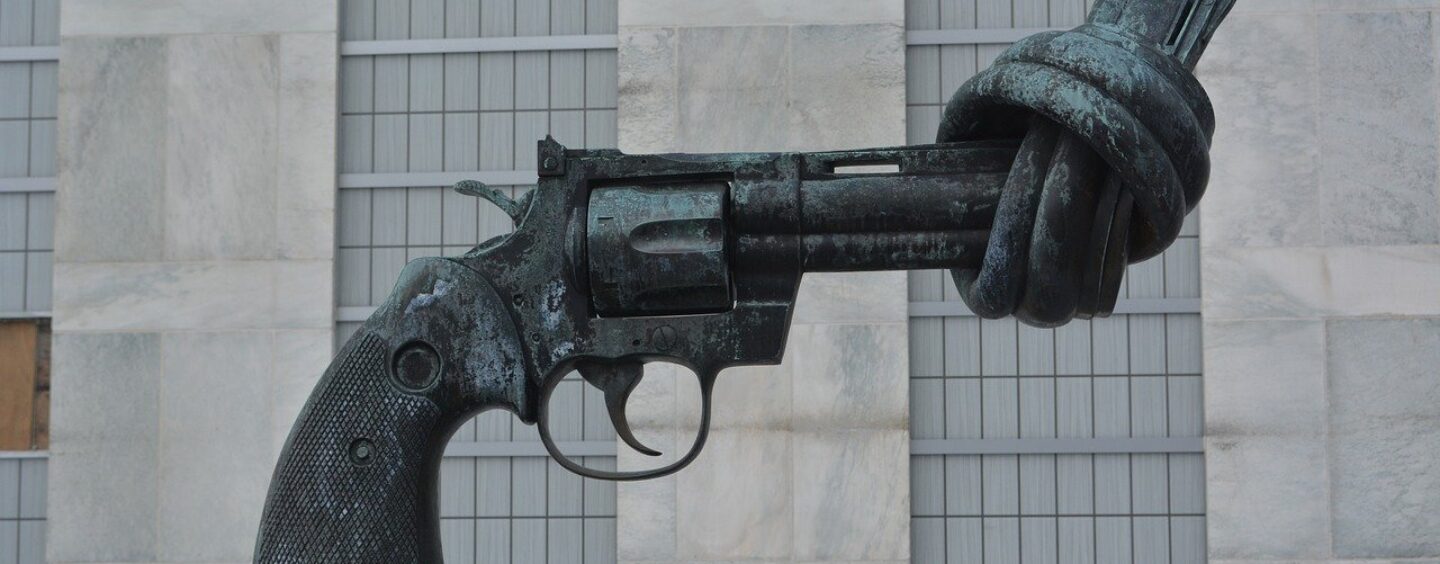 Restiamo umani, concorso a premi contro la violenza e la prevaricazione