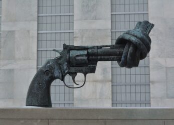 Restiamo umani, concorso a premi contro la violenza e la prevaricazione