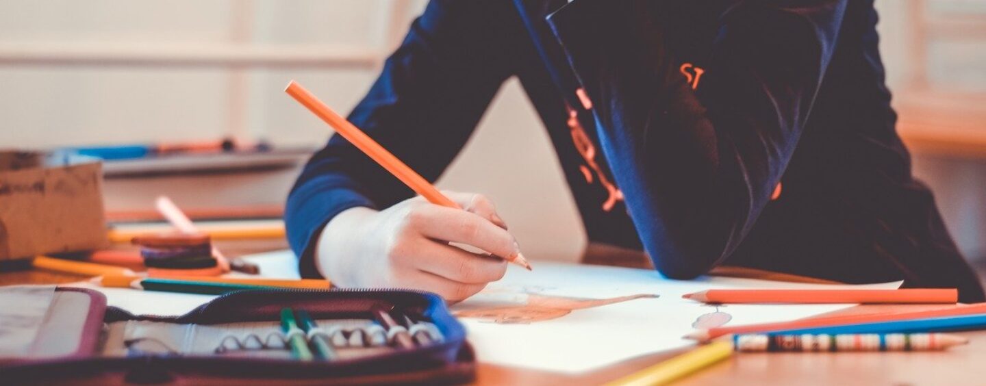 Disegna il logo per SS9