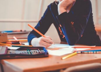 Disegna il logo per SS9