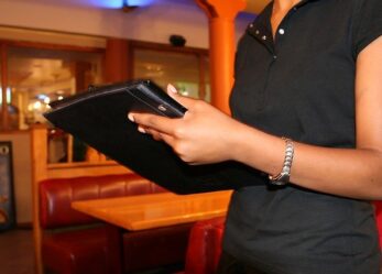 Opportunità di lavoro: camerieri e camerieri al piano