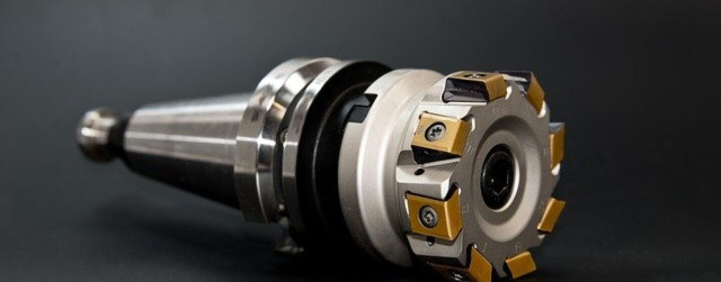 Corso gratuito per operatore CNC