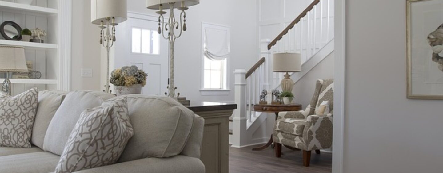 Opportunità di lavoro: montatori tende e tappezziere