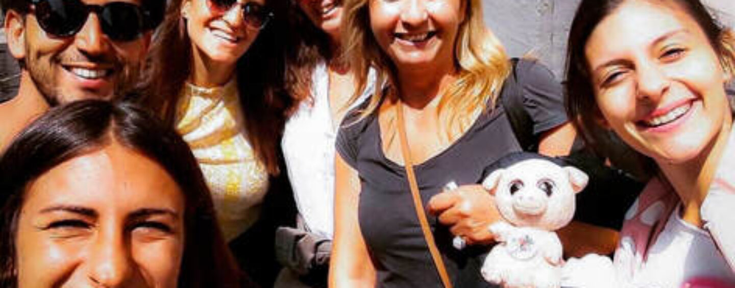 Volontari a Cipro per bambini rifugiati e immigrati