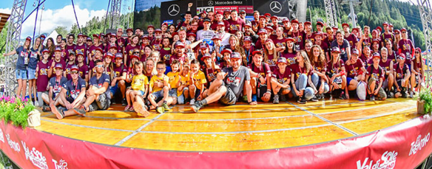 Volontarie e volontari per i campionati di mountain bike
