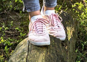 Addetti alle vendita in catena specializzata in scarpe sportive