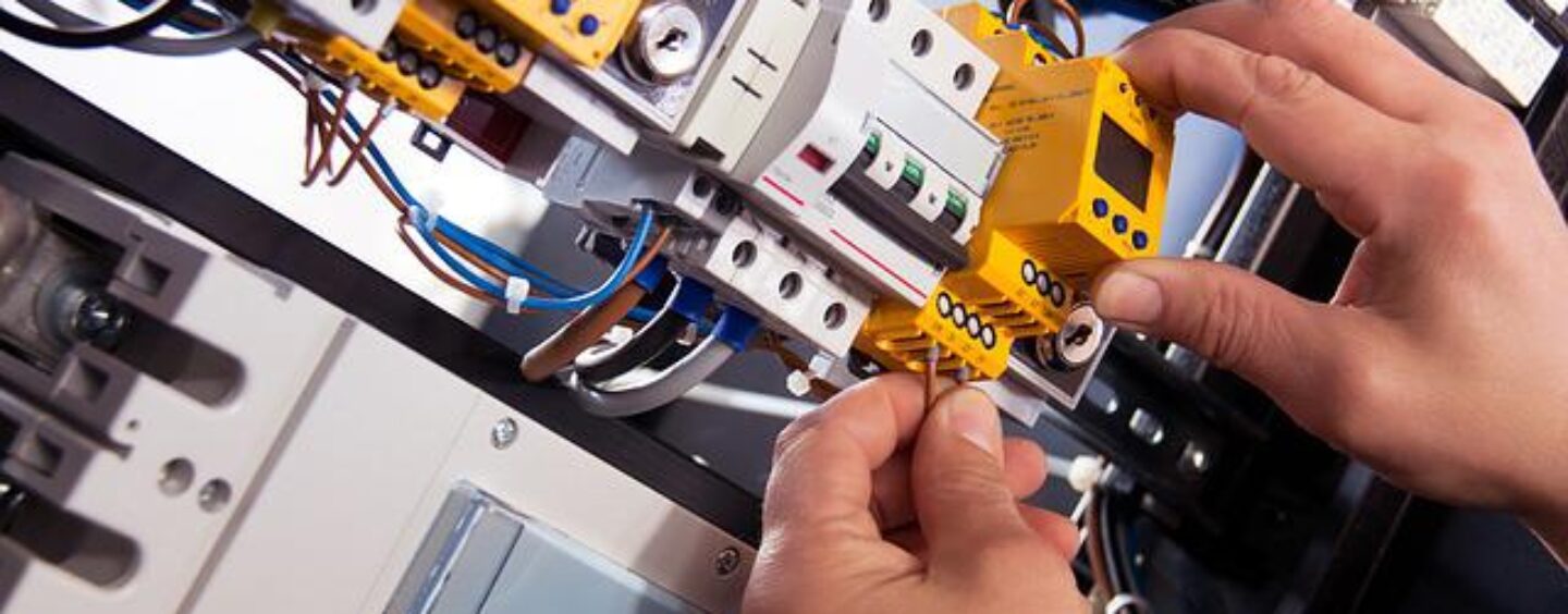 Addetto agli impianti elettrici: corso gratuito