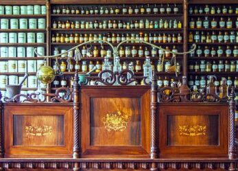 Un corso gratuito per formare commessa/o di farmacia