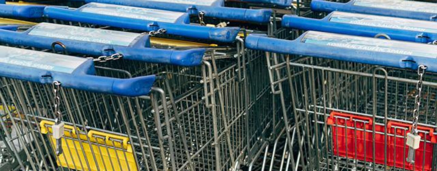 Personale per il periodo estivo in un ipermercato