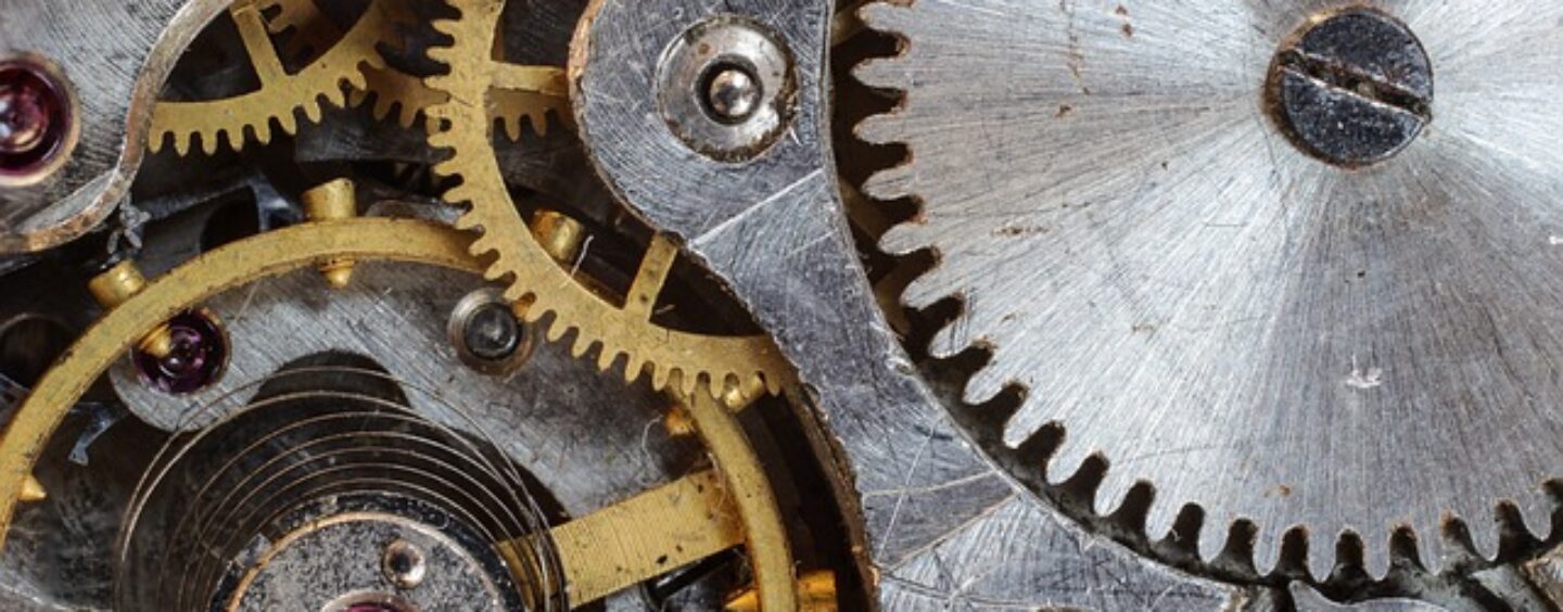 Un aiuto montatore per azienda siderurgica