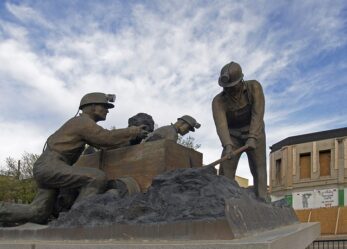 Agenda 2030, Obiettivo 8: lavoro dignitoso e crescita economica