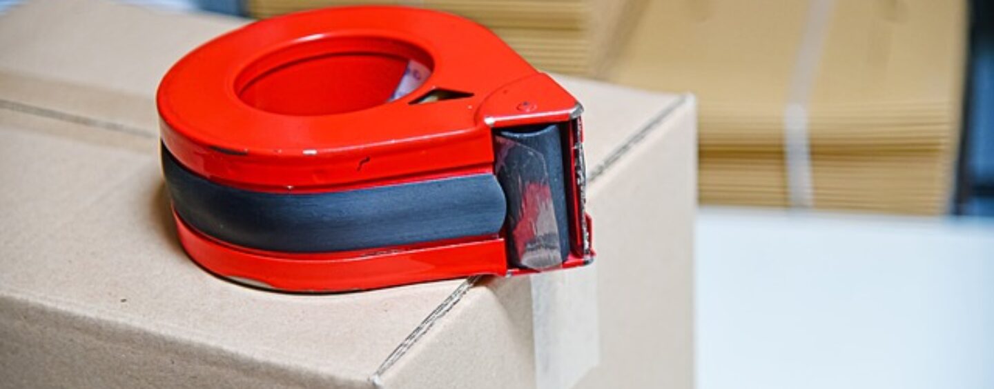 Impiegato commerciale nel settore spedizioni