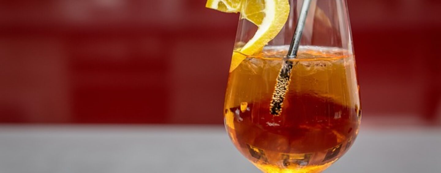 Cameriere di sala per un bar di Brescia