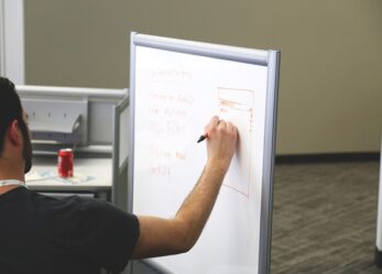 Insegnanti per il prossimo anno scolastico in un istituto privato