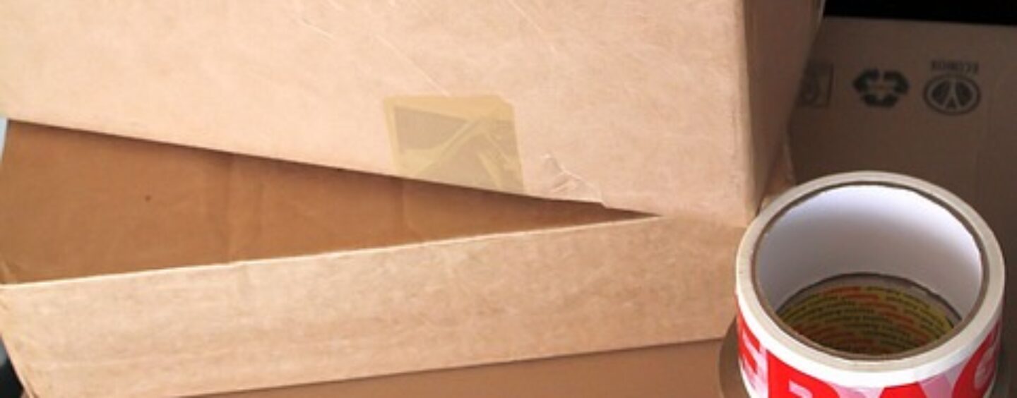 Azienda di spedizioni espresse cerca un impiegato