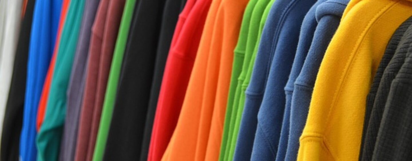 Commessi per negozio di abbigliamento