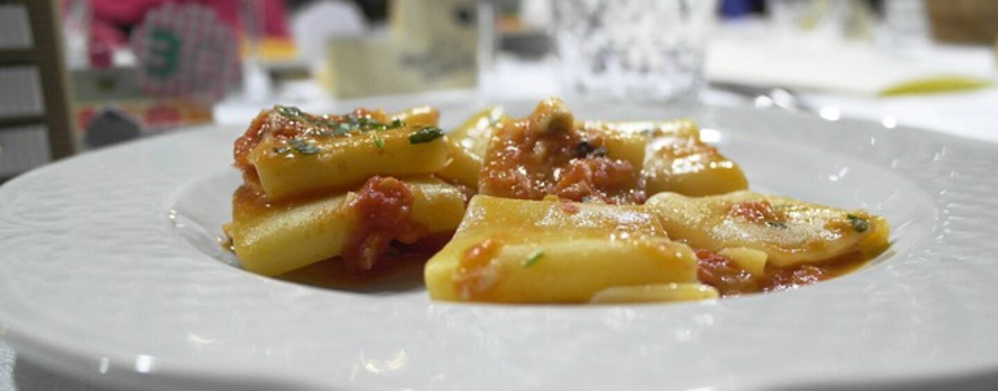 Un aiuto cuoco per un ristorante del centro storico