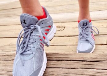 Addetti alle vendite in negozio di abbigliamento sportivo