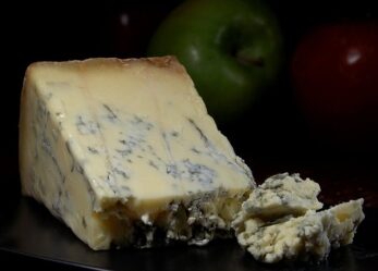 Un magazziniere per azienda di distribuzione alimentare