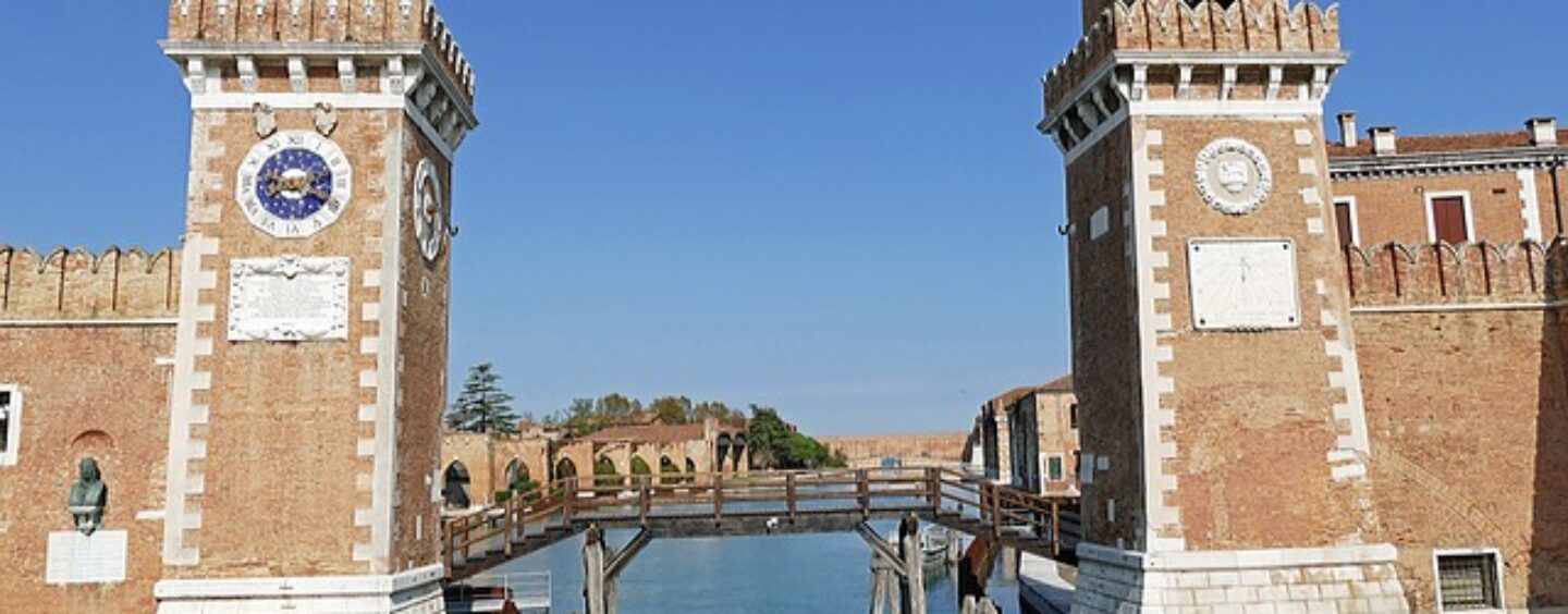 E se facessi un’esperienza lavorativa alla Biennale di Venezia?