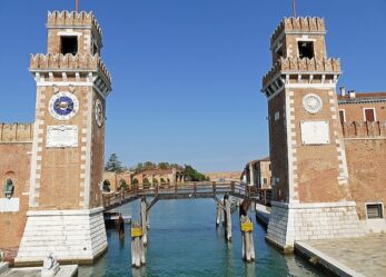 E se facessi un’esperienza lavorativa alla Biennale di Venezia?