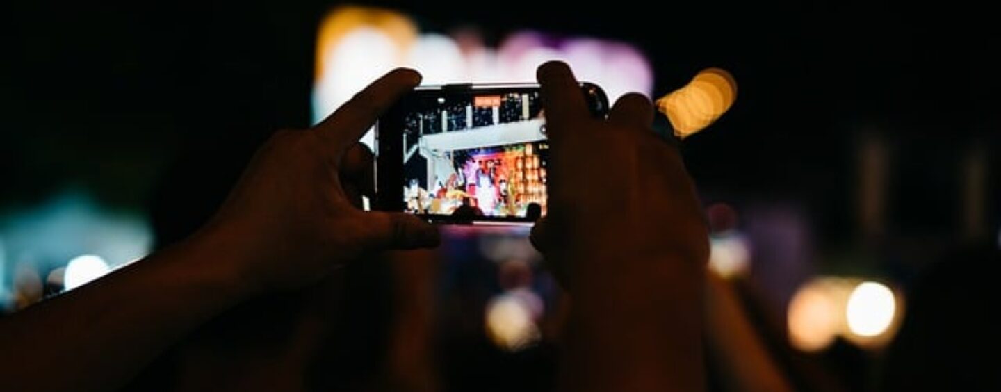 Un concorso per video su temi di impegno sociale e civile