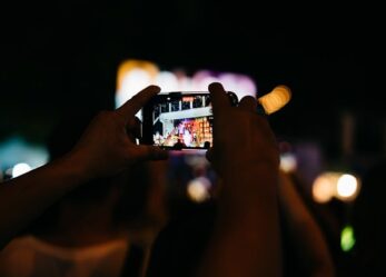 Un concorso per video su temi di impegno sociale e civile