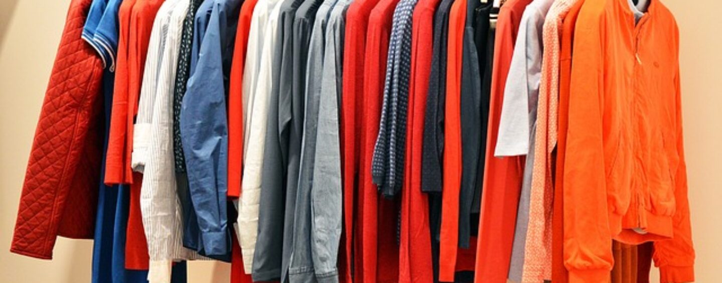 Assistente alla vendita in grande distribuzione abbigliamento