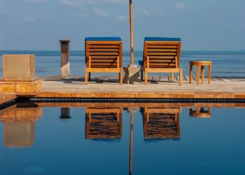 Responsabili e animatori di miniclub in villaggi turistici