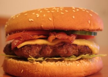 Addetto alla ristorazione in una catena fast food