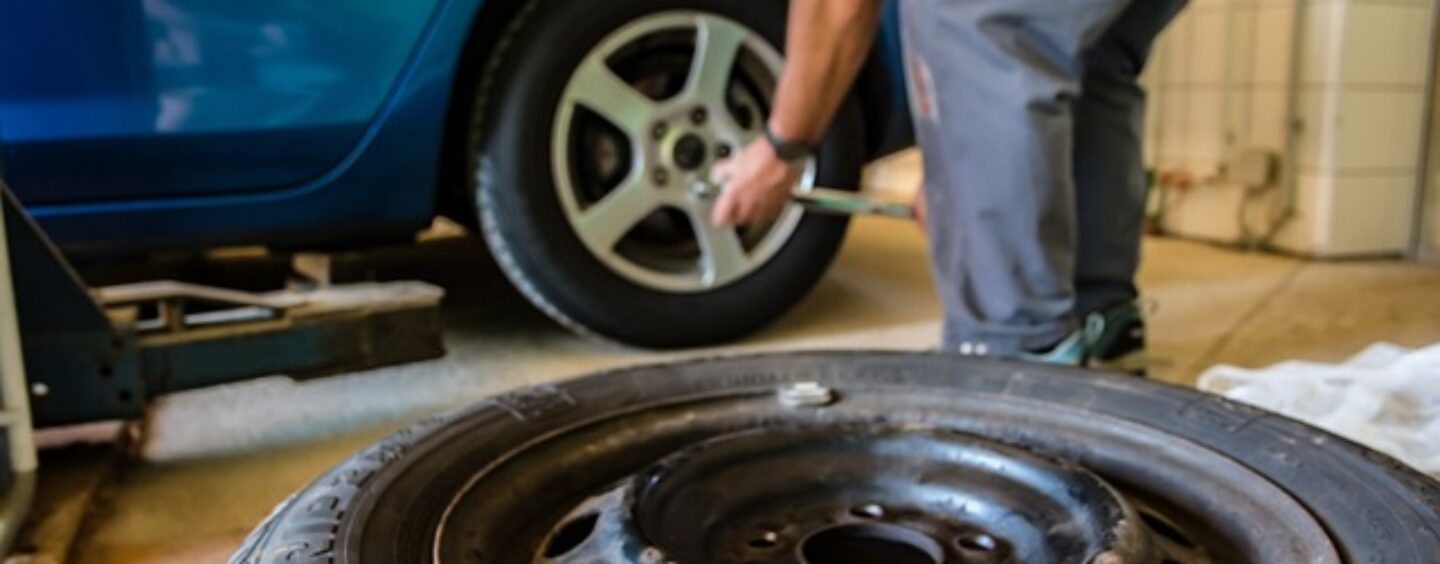 Un corso gratuito per gommista